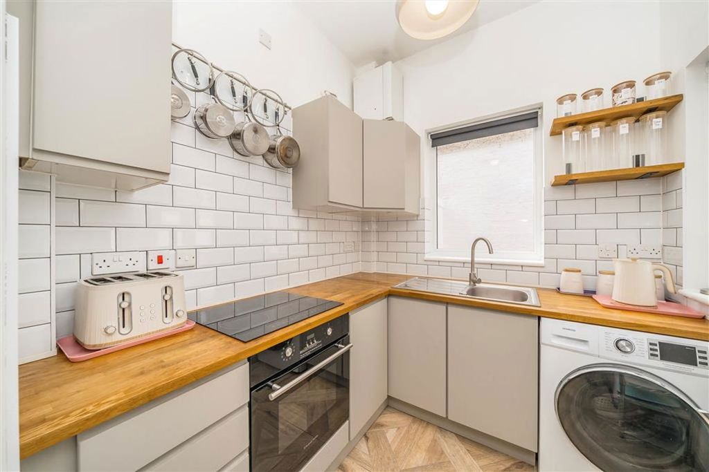 Property photo 3 of 8