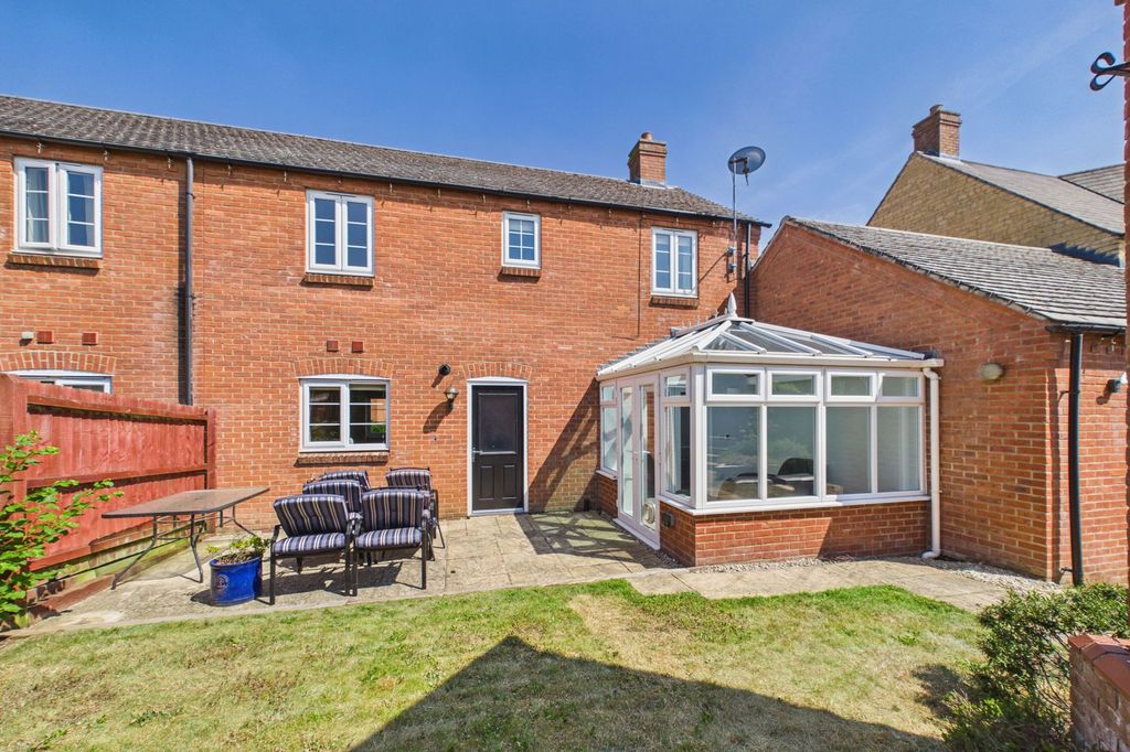 Property photo 2 of 26