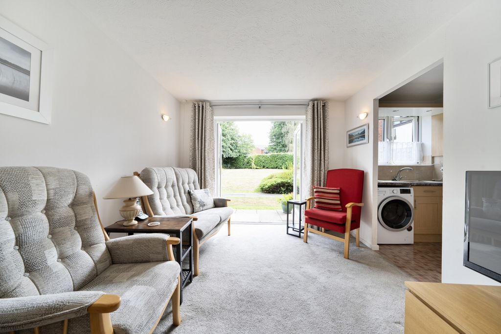 Property photo 2 of 22 1337061-19-6895De...