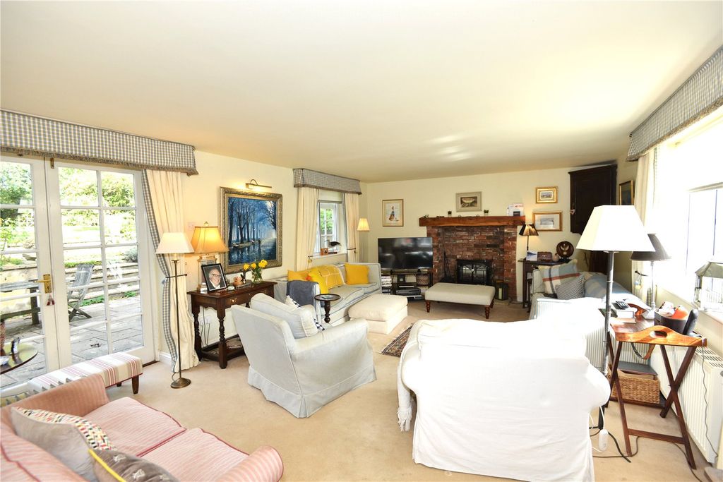 Property photo 3 of 21 Drawing Room
