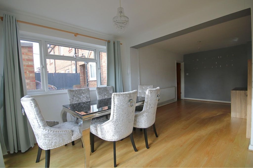 Property photo 2 of 13 liv2 (38).Jpg