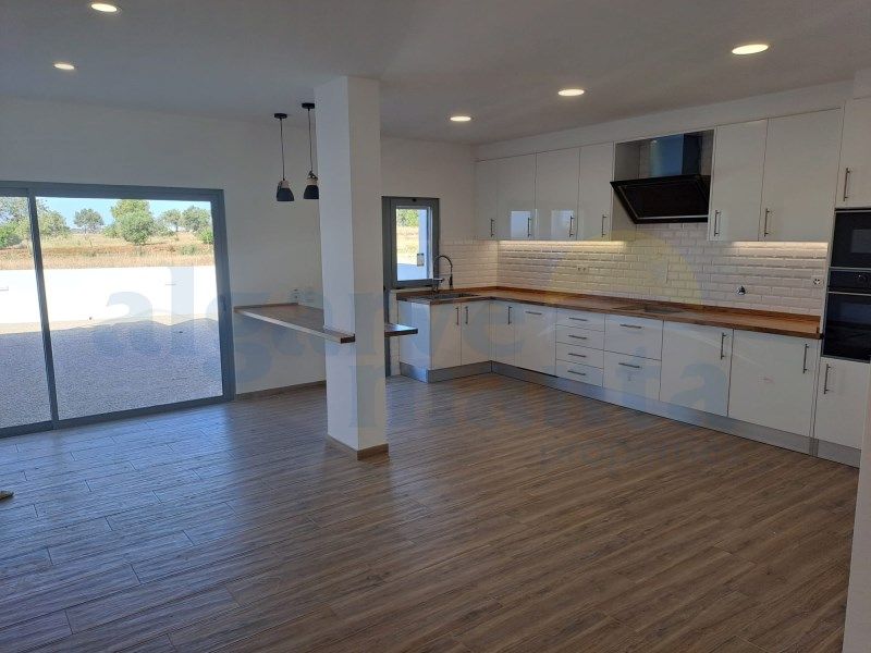 Property photo 2 of 34