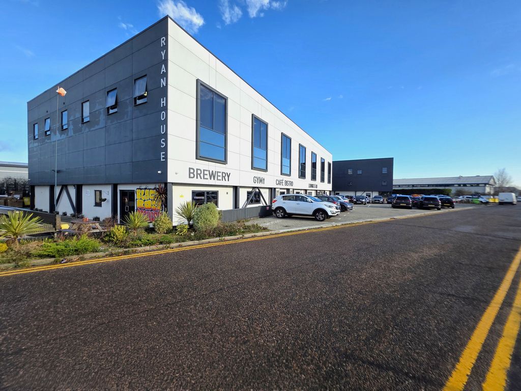 Property photo 1 of 5