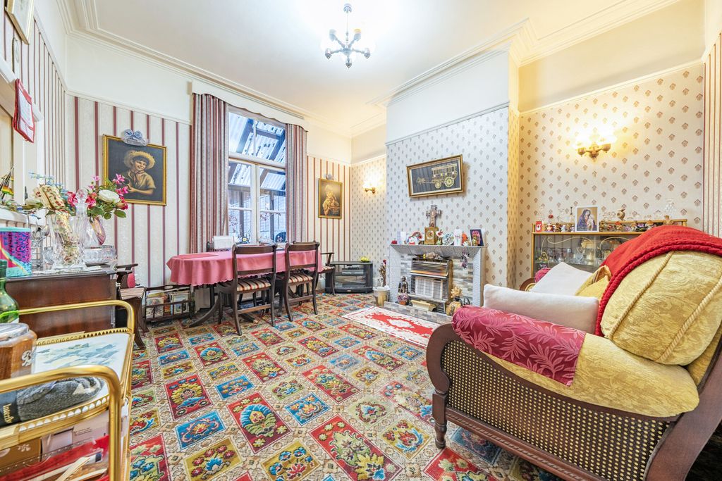 Property photo 3 of 22 Dining Room