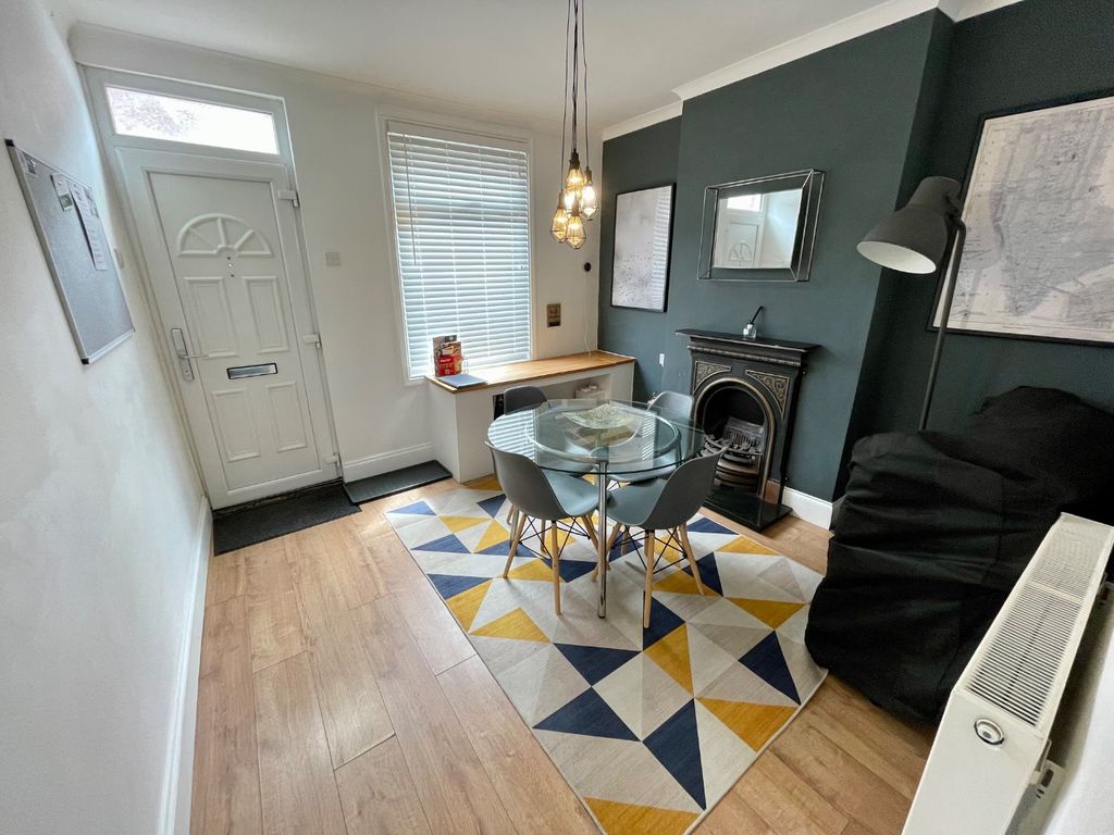 Property photo 2 of 9 5213901