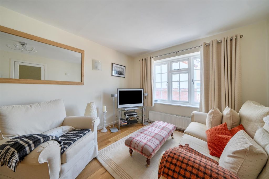 Property photo 2 of 20 1451558-7-69F0d20Be93B7.Jpg