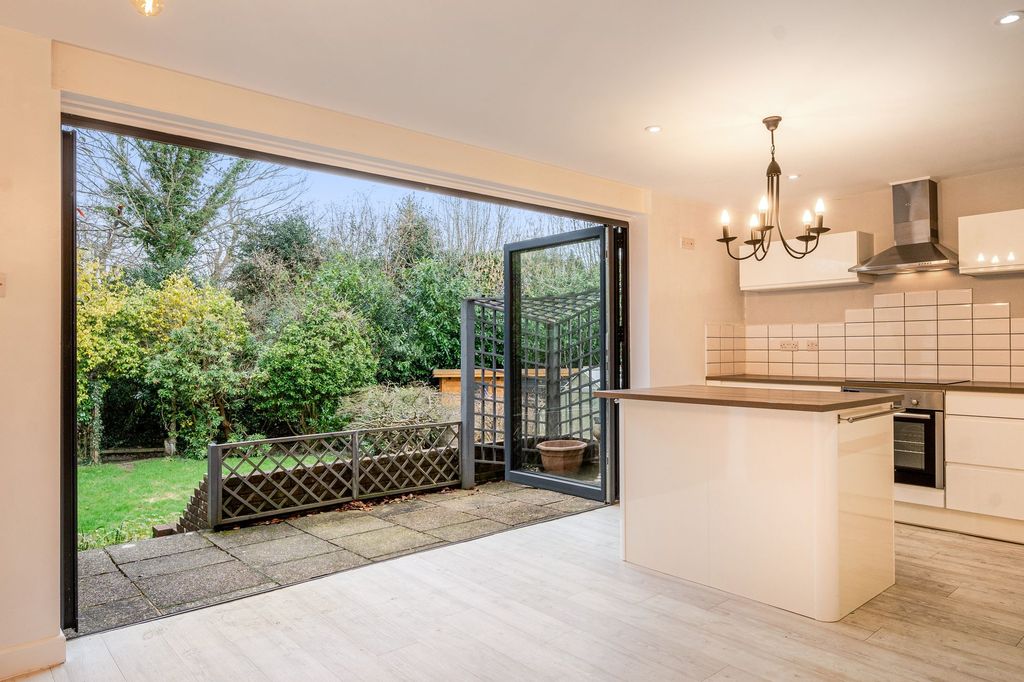 Property photo 3 of 11 Bi-Fold Doors