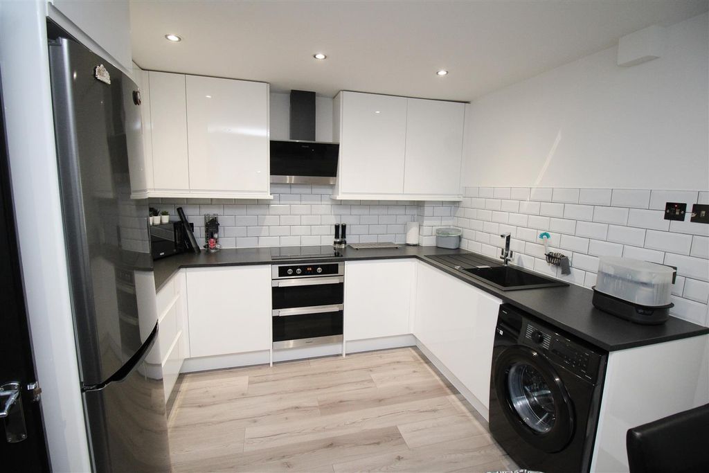 Property photo 2 of 12 Img_8012.Jpg