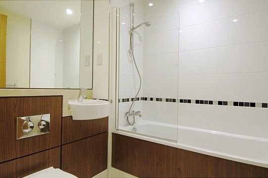 Property photo 3 of 7 Bathroom