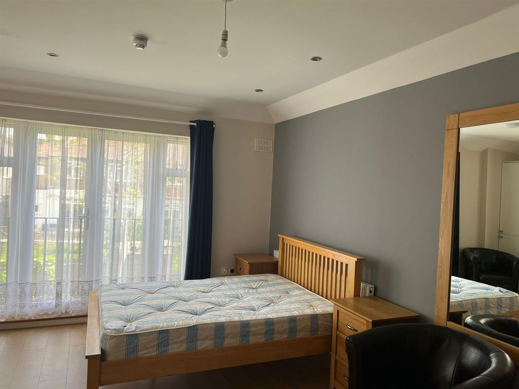 Property photo 2 of 8 Bedroom..Jpg