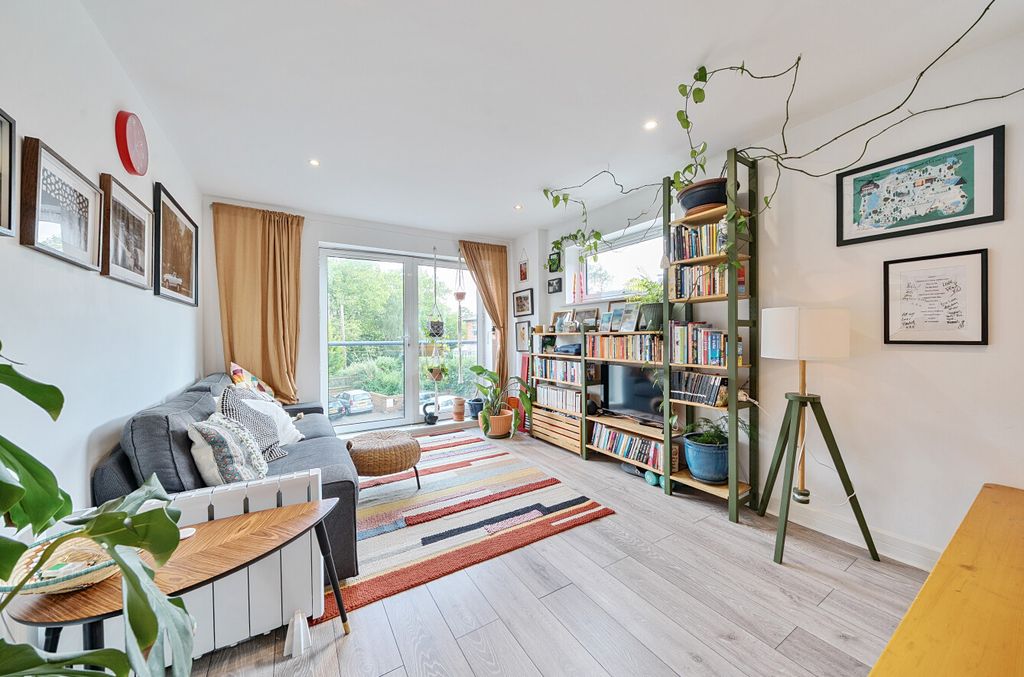 Property photo 1 of 17 1298390-4-683096B...