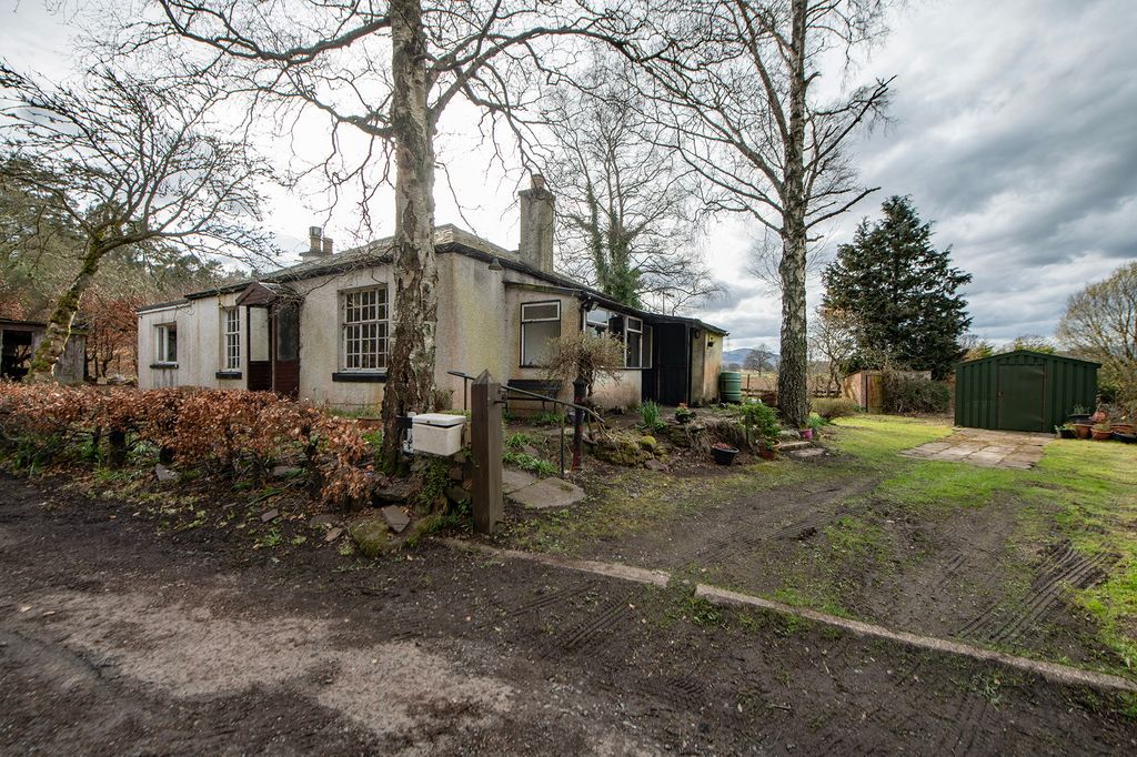 Property photo 2 of 21