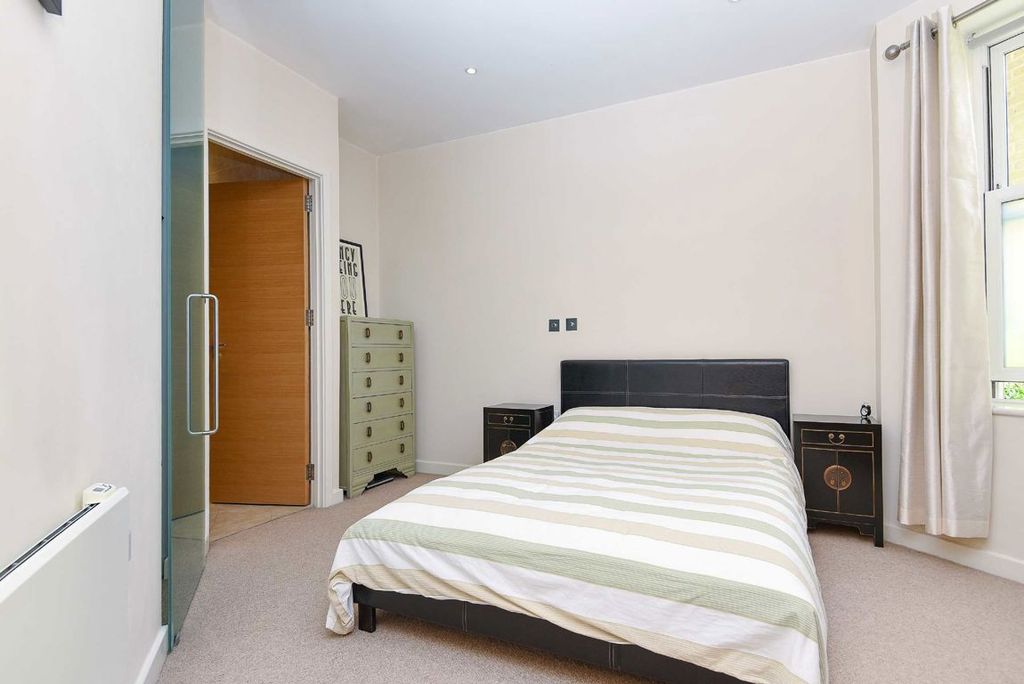 Property photo 3 of 6