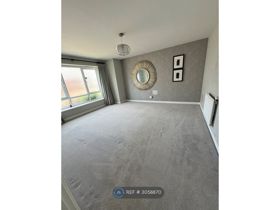 Property photo 2 of 15 Lounge