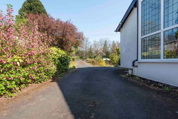 Property photo 2 of 30