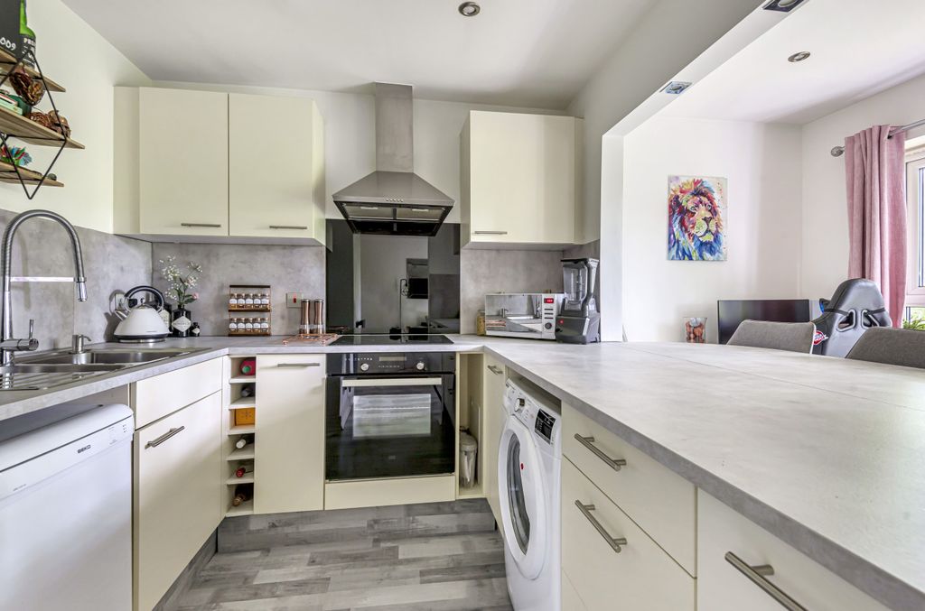 Property photo 3 of 13 3