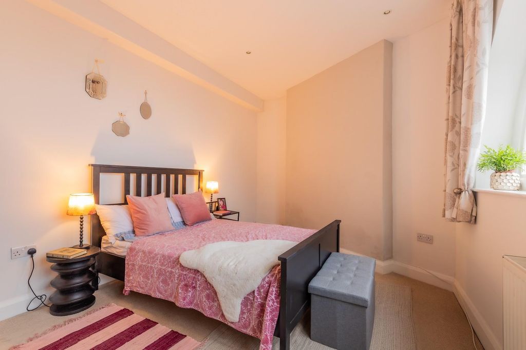 Property photo 3 of 12 Bedroom