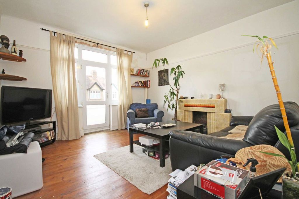 Property photo 2 of 6