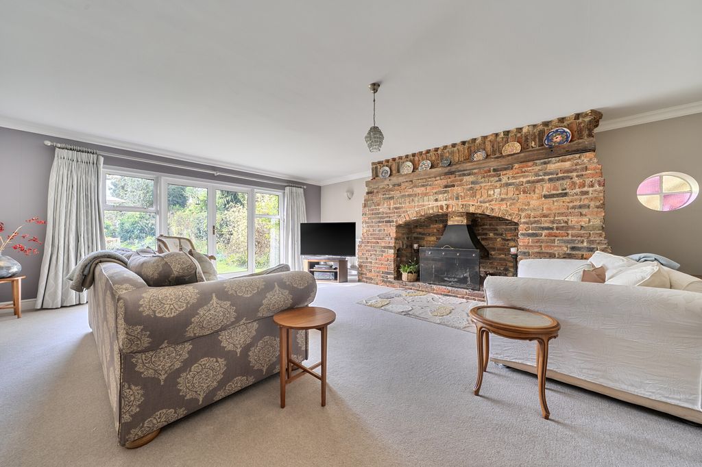 Property photo 3 of 13