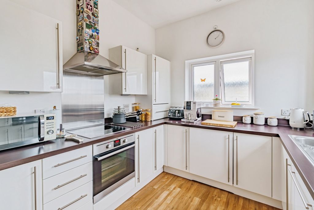 Property photo 2 of 20 Pbox-Img.Jpg