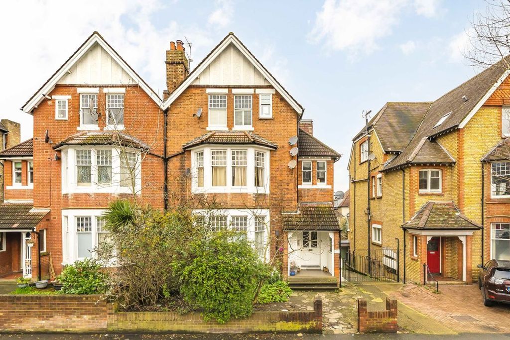 Property photo 1 of 8