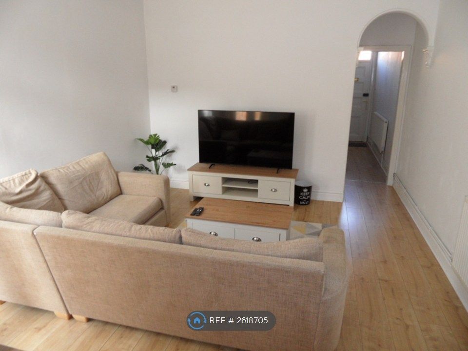 Property photo 2 of 15 Open Plan Lounge