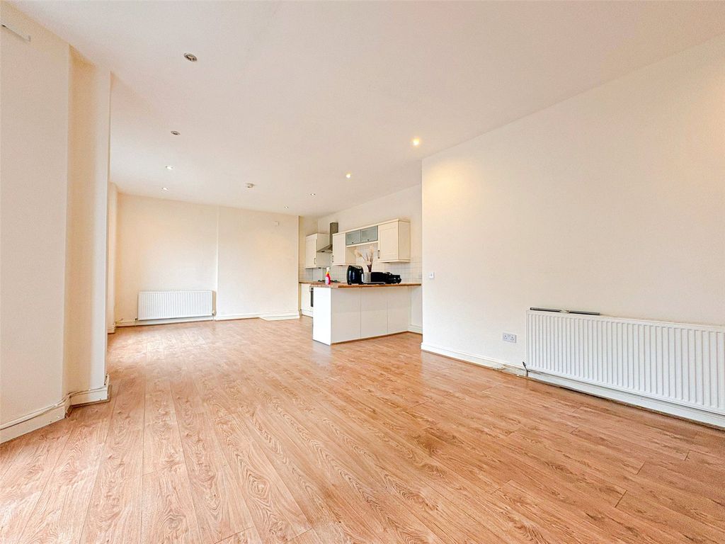 Property photo 3 of 7 Picture No. 04