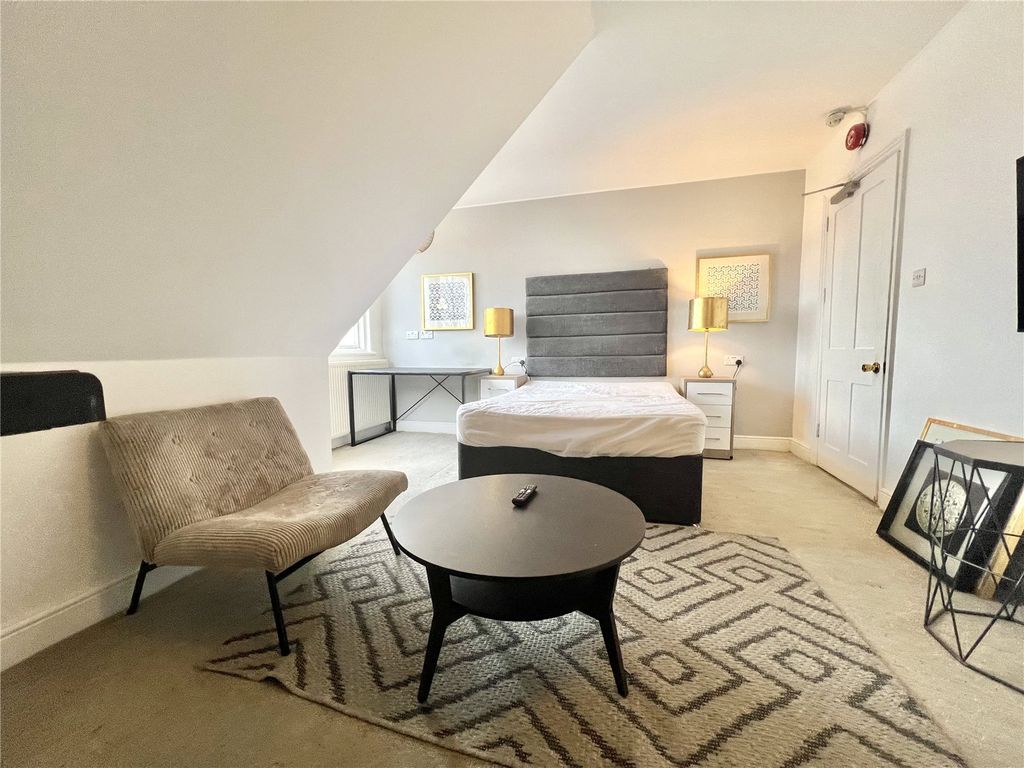 Property photo 1 of 7 Picture No. 11