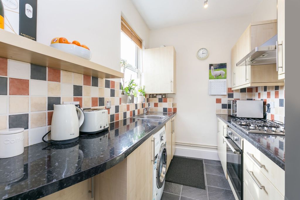 Property photo 3 of 11