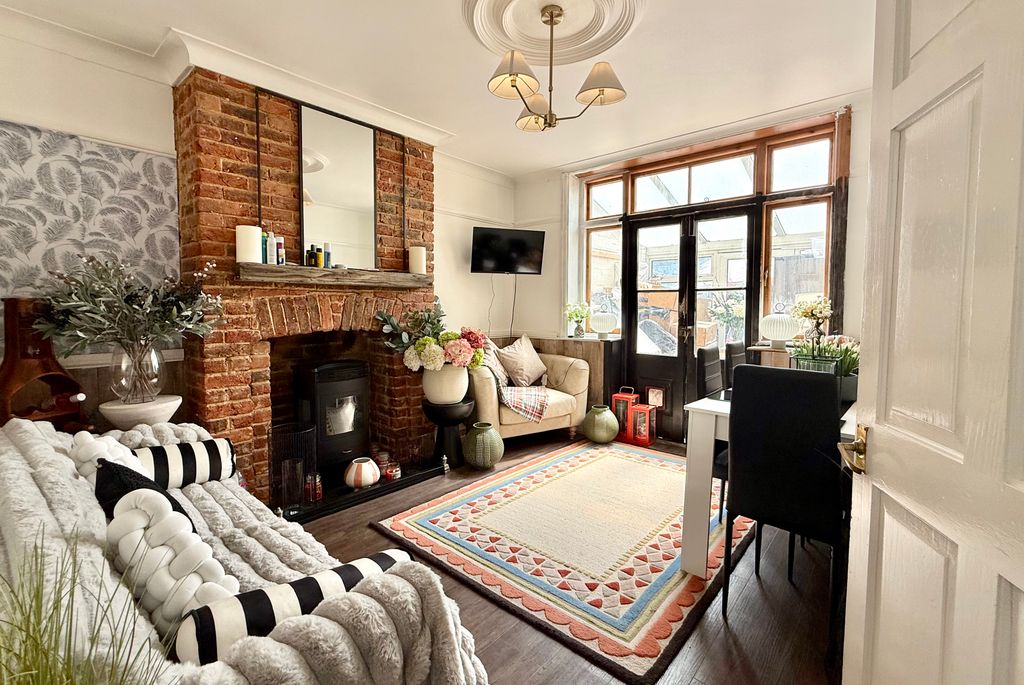Property photo 3 of 12 Img_6345