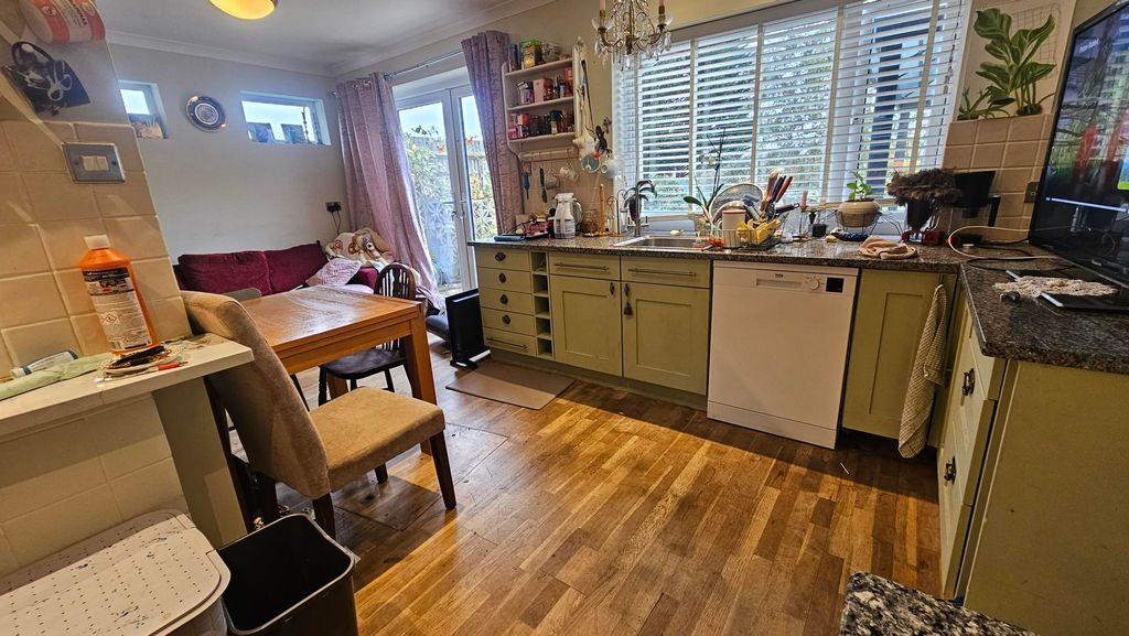 Property photo 3 of 31