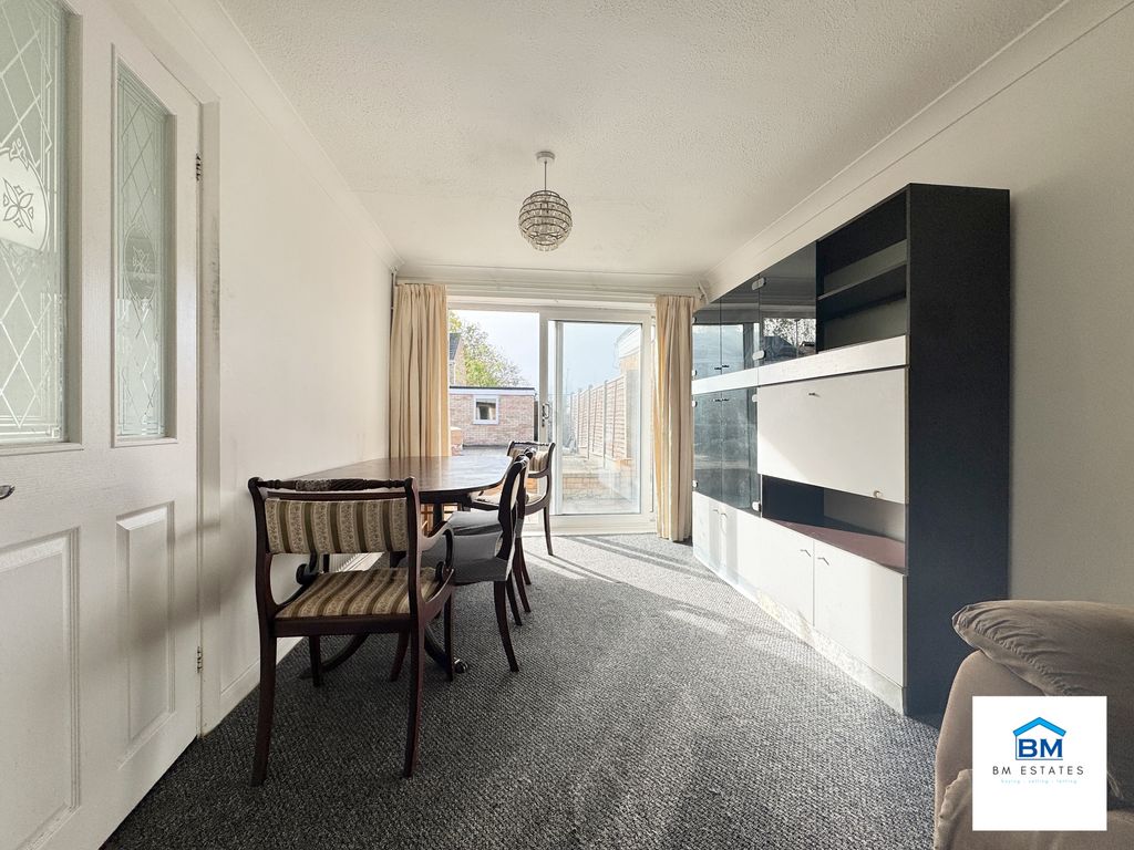 Property photo 3 of 11 Dining Room