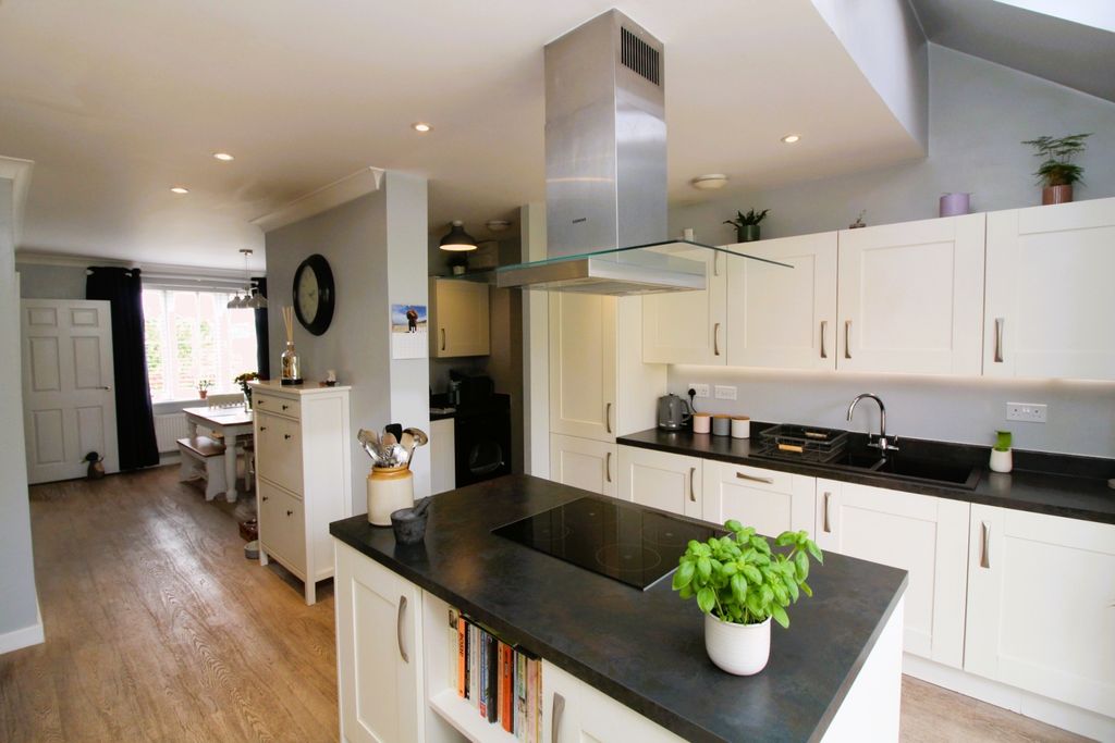 Property photo 3 of 39 Img_5479