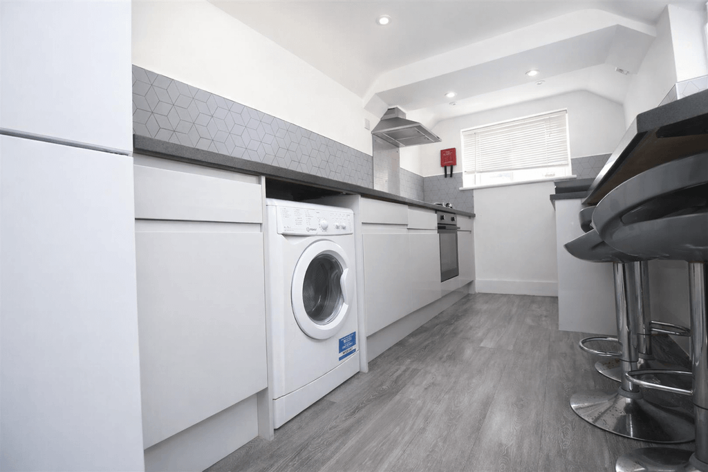 Property photo 3 of 9 Gallery