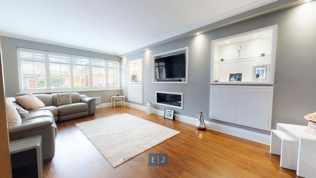 Property photo 3 of 25