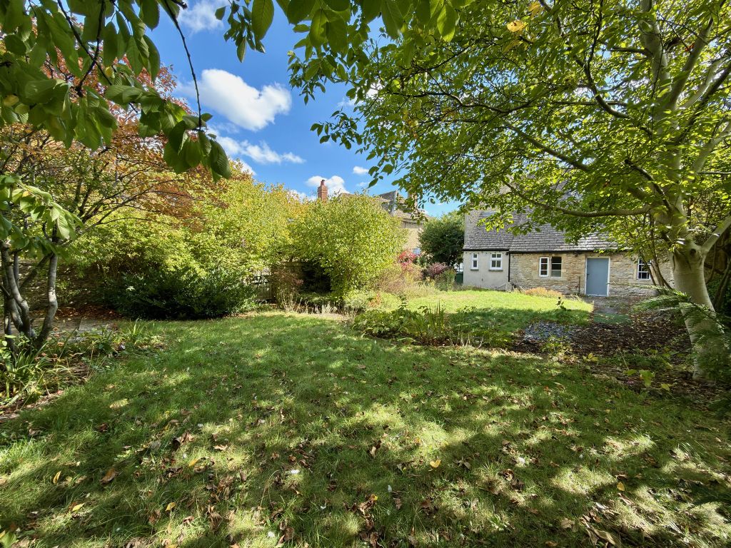 Property photo 1 of 27