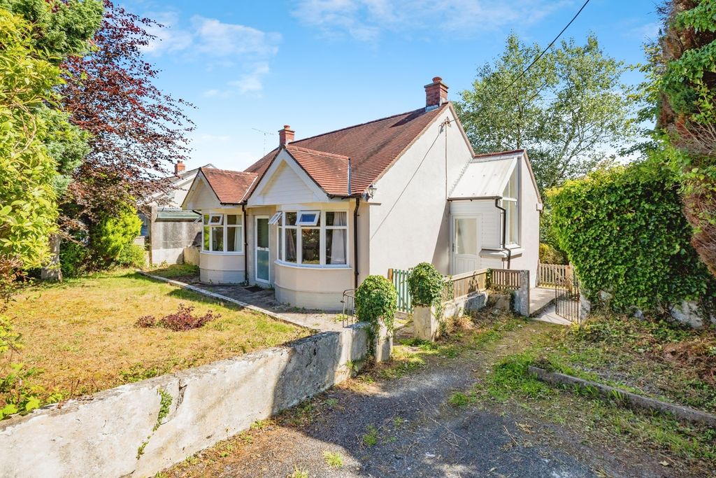 Property photo 2 of 17 Photo
