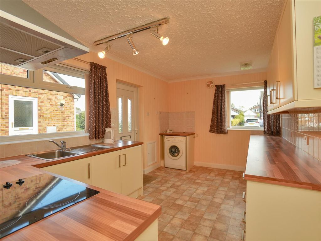 Property photo 2 of 14 Kitchen