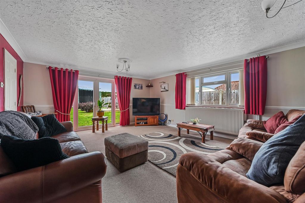 Property photo 2 of 14 Living Room