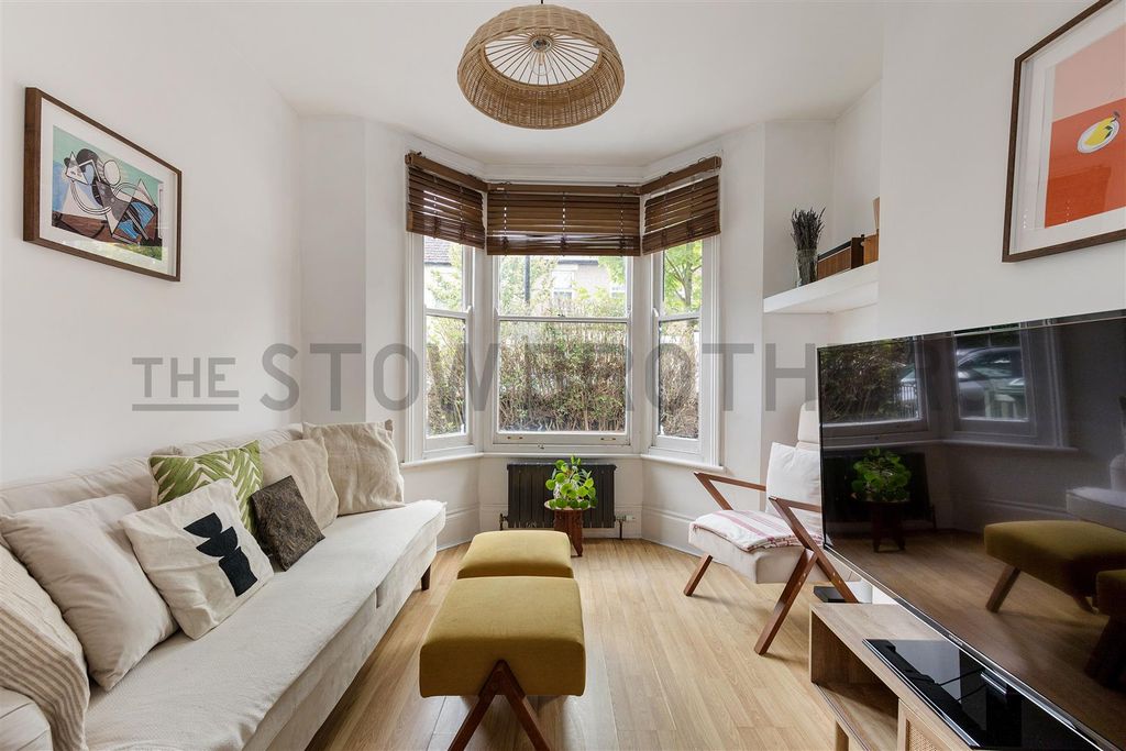Property photo 3 of 35