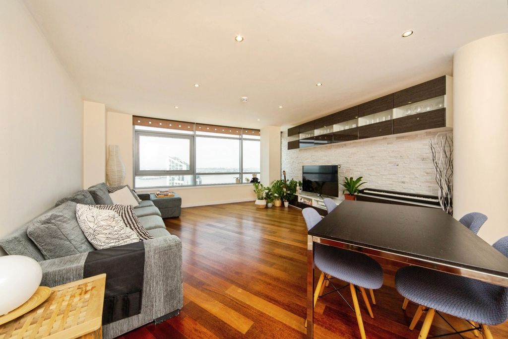 Property photo 2 of 24 Pbox-Img.Jpg