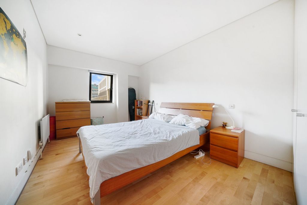 Property photo 2 of 17 Picture No. 12