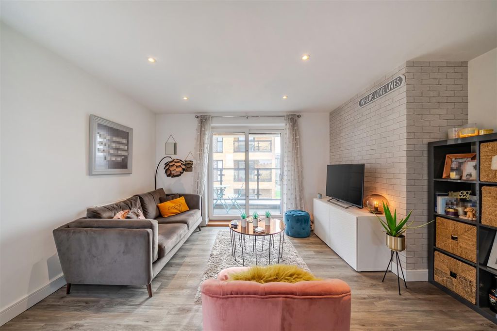 Property photo 2 of 12 1-6995A3c68B4c2-1409900-8-699592Fbd02ce-1.Jpg