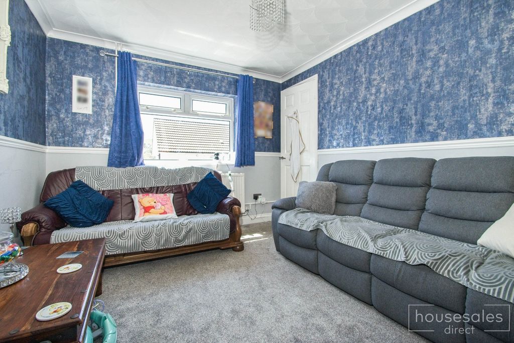 Property photo 2 of 9