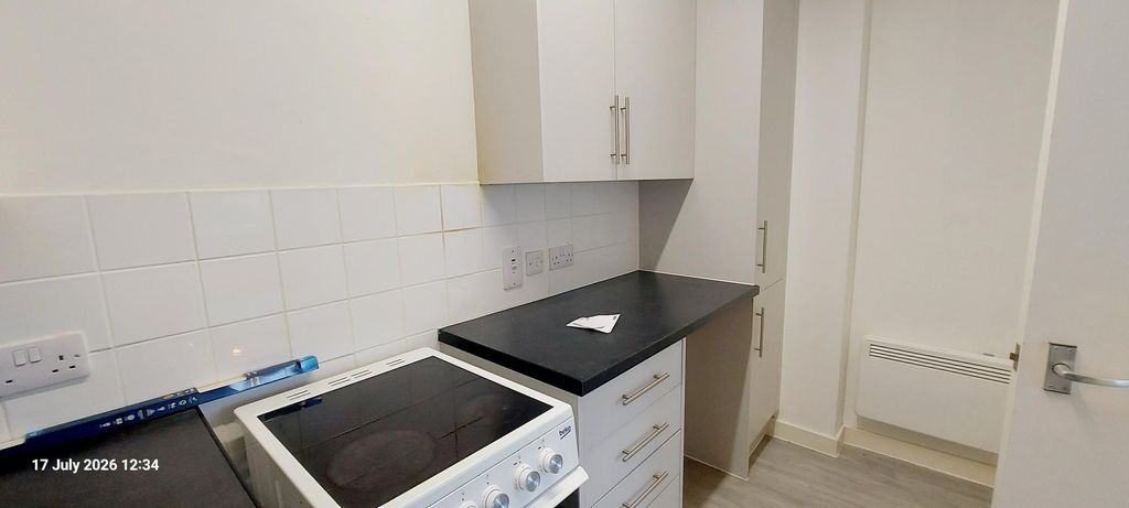 Property photo 3 of 17 Kitchen