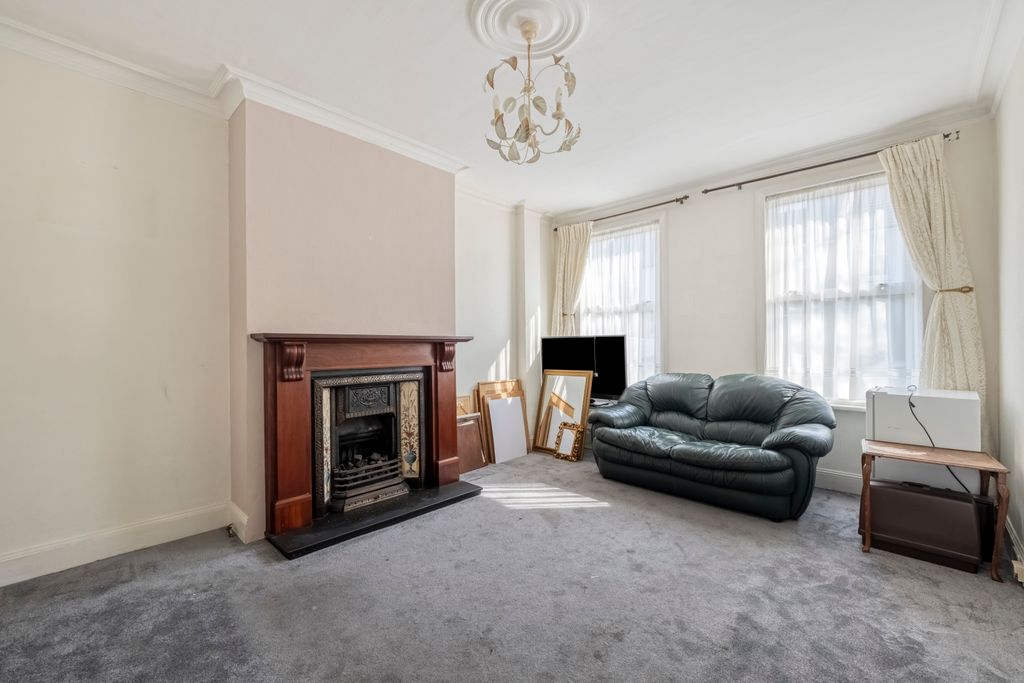 Property photo 2 of 15 Picture No. 04