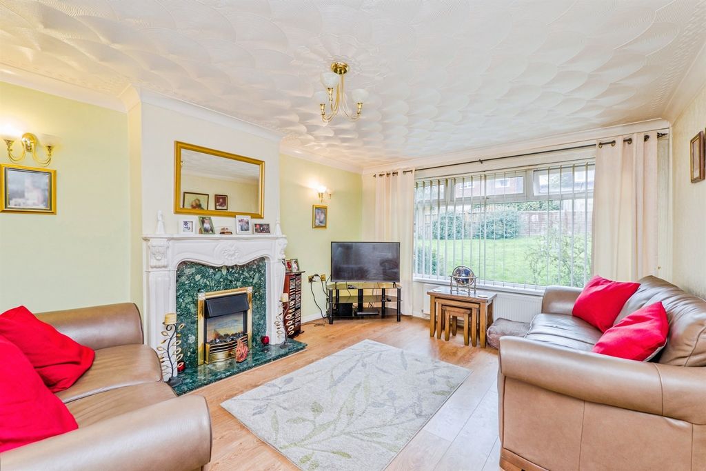 Property photo 3 of 27