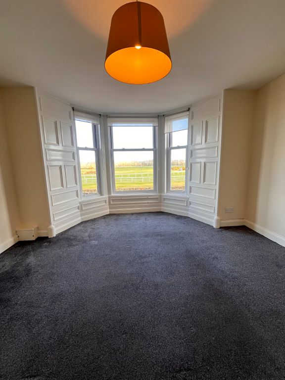 Property photo 2 of 10 Photo 2