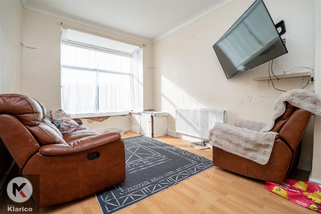 Property photo 2 of 11 Photo-1.Jpg