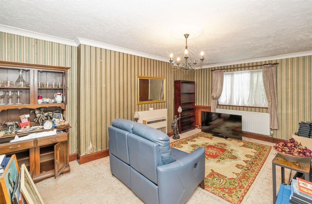 Property photo 3 of 18